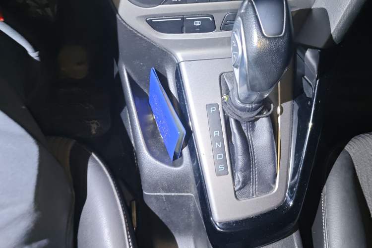 Used Ford Focus 2012 Hatchback 1.6L Automatic Fashion Edition Gear Lever