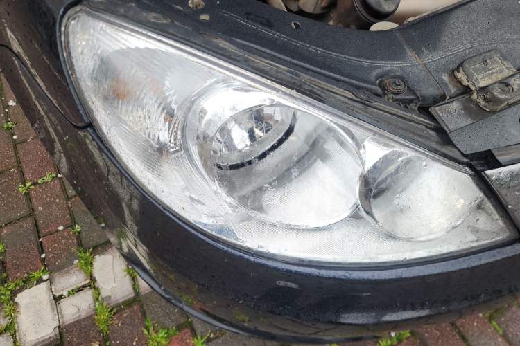 Used Volkswagen Lavida 2011 1.6L Automatic Premium Edition Right Front Headlight