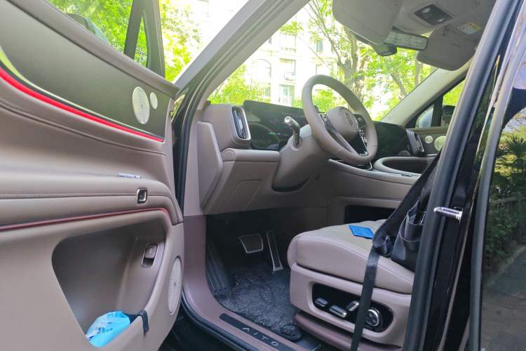 Used Hima AITO M9 2025 Extended-Range Ultra Version 52 kWh 5-Seater Edition