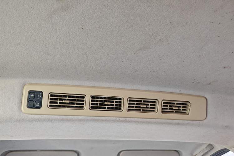 Used Dongfeng Fengon 330 2014 1.5L Manual Standard Edition DK15-02
