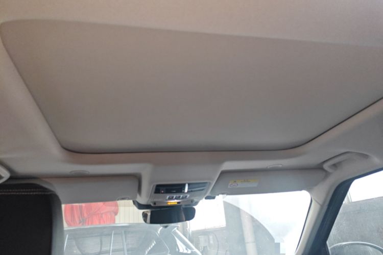 Used Land Rover Discovery 2021 360 PS R-Dynamic S Headliner