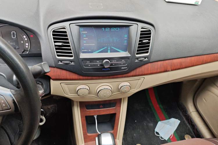 Used Roewe 350 2014 1.5L Automatic Xunyue Version Audio And AC Panel