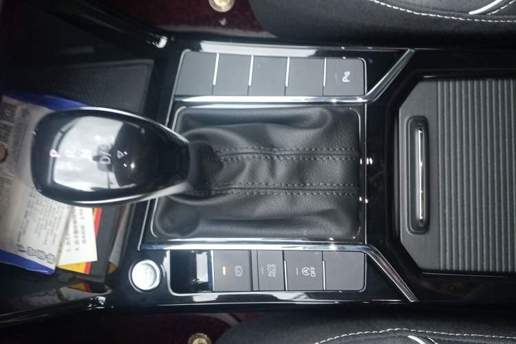 Used Volkswagen Passat 2024 330TSI Starry Elite Edition Gear Lever