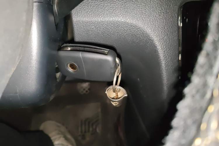 Used Volkswagen Bora 2015 Zhuihui Edition 1.6L Manual Comfort Model Vehicle Key