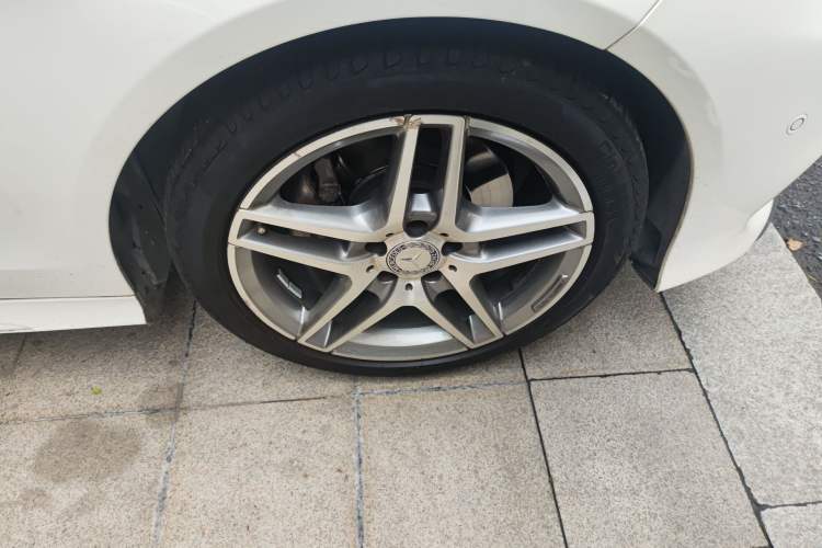 Used Mercedes-Benz E-Class 2015 E 260 L Sport Luxury Model Right Front Wheel Hub