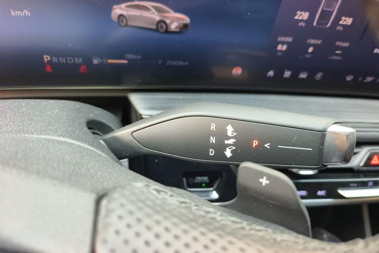 Used Buick LaCrosse 2025 28T Platinum Edition
