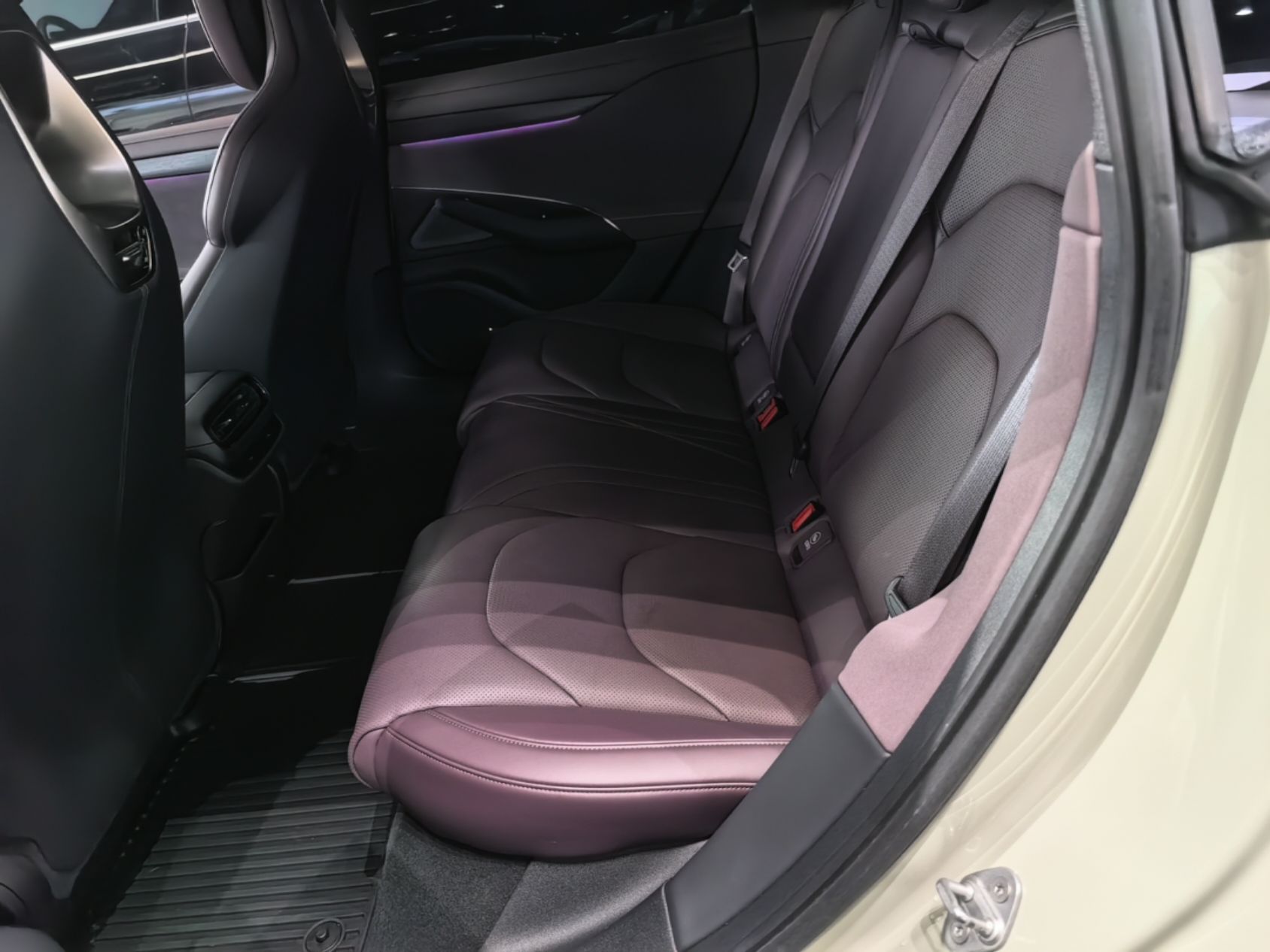 Xiaomi Auto SU7 2024 Rear-Drive Long-Range Intelligent Driving Version — снимка 20