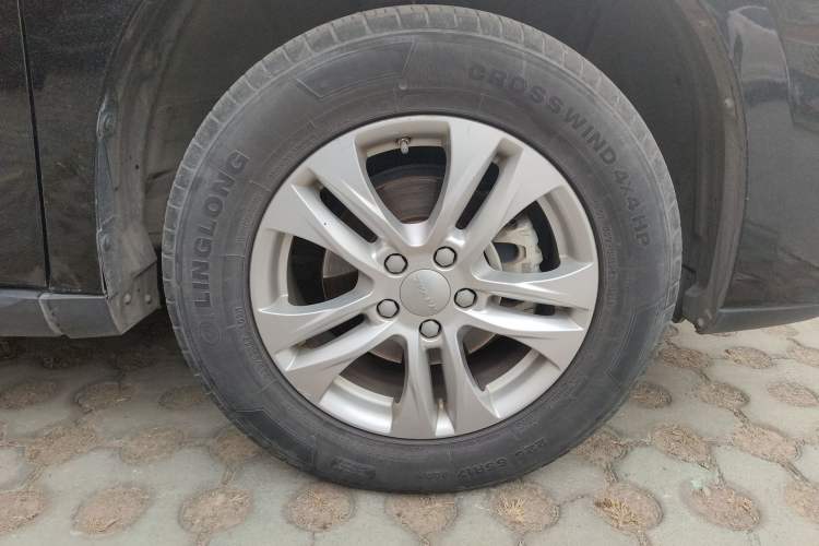Used Haval M6 2019 1.5T DCT Two-Wheel Drive Value Edition China VI Standard Right Front Wheel Hub