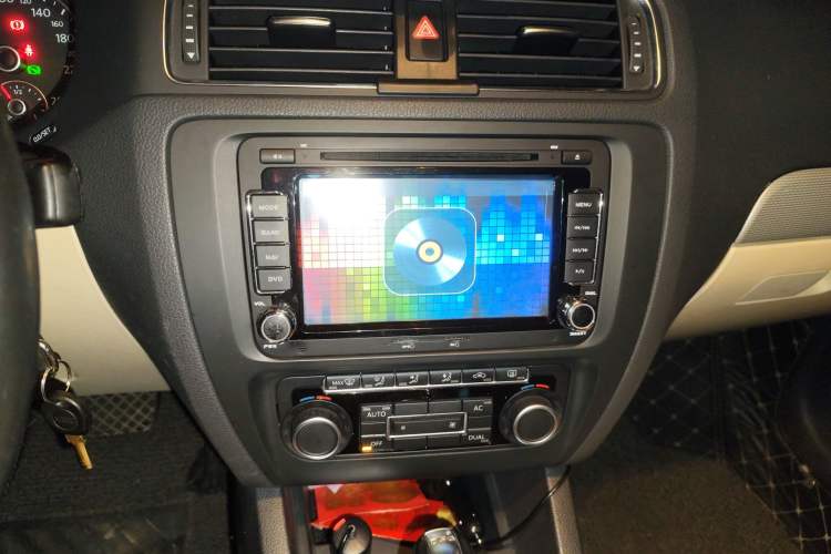 Used Volkswagen Sagitar 2012 1.4TSI Automatic Luxury Edition
