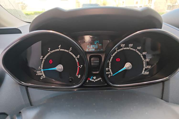 Used Ford Fiesta 2013 Sedan 1.5L Manual Fashion Edition Odometer Close Up