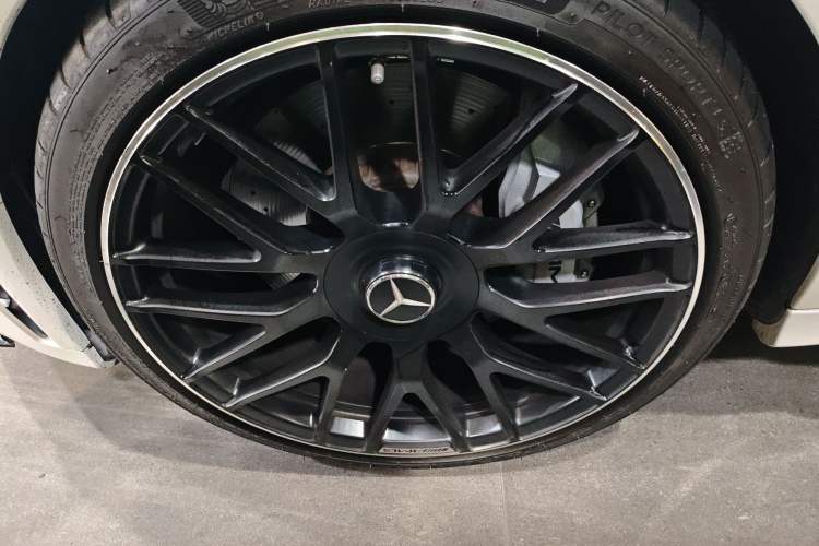 Used Mercedes-Benz C-Class AMG 2019 AMG C 43 4MATIC Estate Special Edition Left Front Wheel Hub
