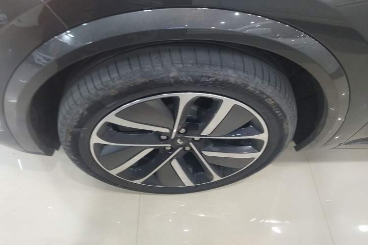 Used Li Auto L8 2024 Ultra Model
