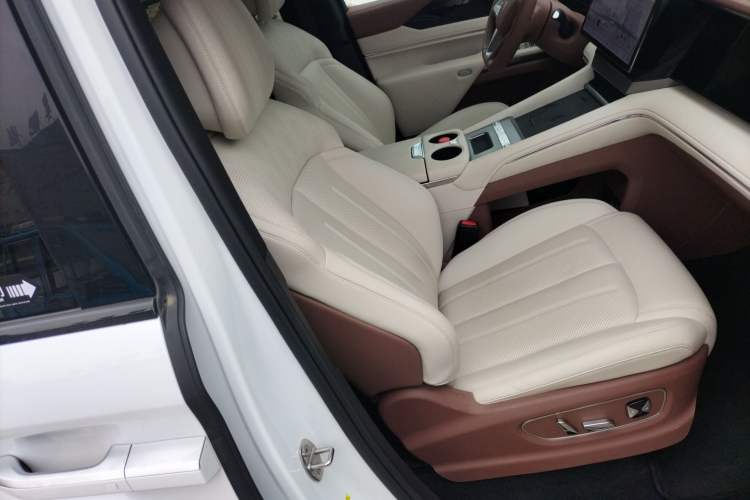 Used BYD Xia 2025 DM-i 1.5T 180km Excellence Model Right Front Seat