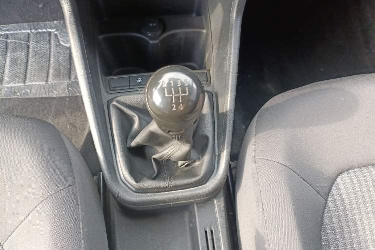 Used Volkswagen Santana 2021 1.5L Manual Fashion Edition Gear Lever