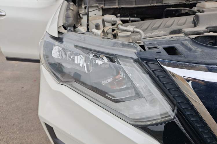 Used Nissan X-Trail 2019 2.0L CVT Comfort Edition 2WD Right Front Headlight