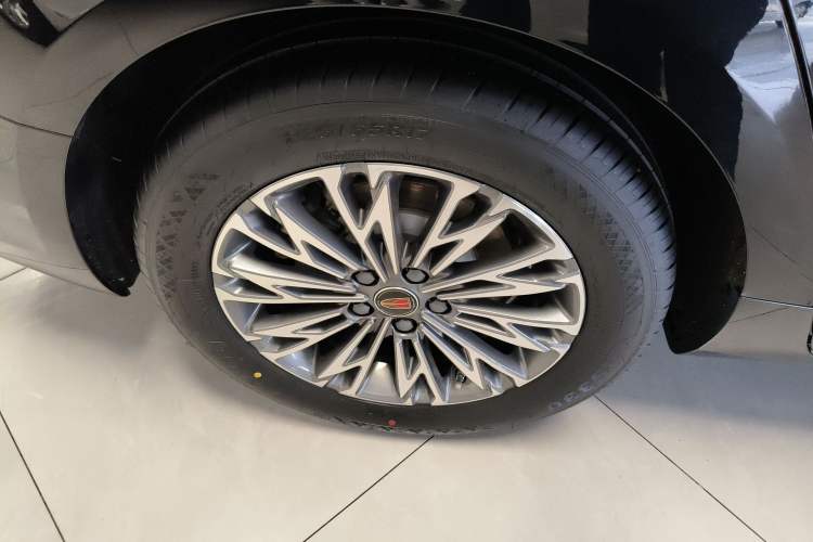 Used Hongqi H5 2025 1.5T DCT Qiyun 500 000th Unit Commemorative Edition Right Rear Wheel Hub