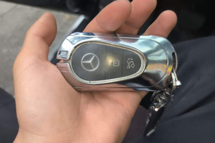 Used Mercedes-Benz GLC 2023 GLC 260 L 4MATIC Dynamic Edition 5-seater Vehicle Key