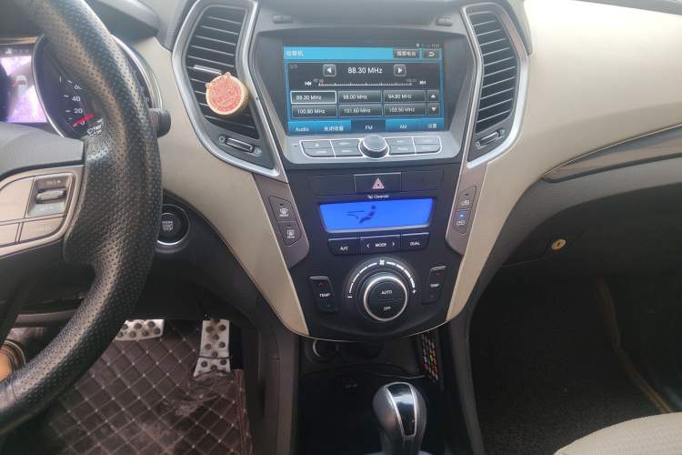 Used Hyundai Santa Fe 2013 2.4L Automatic Two-Wheel Drive Smart Version