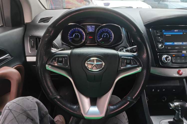 Used JAC Refine S5 2015 1.5T Automatic Luxury Model
