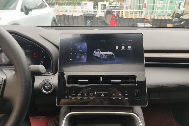 Used Toyota Avalon 2024 2.0L Ambition Edition Audio And AC Panel