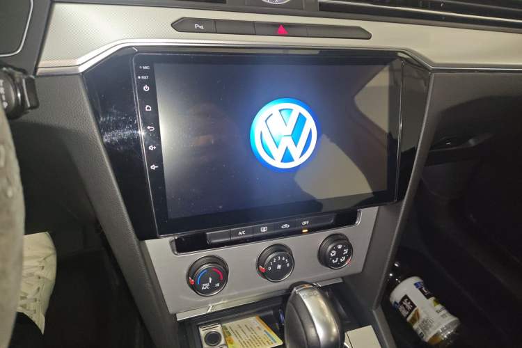 Used Volkswagen Magotan 2017 330TSI DSG Comfort Model Audio And AC Panel