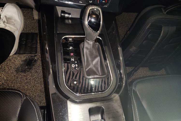 Used Dongfeng Fengon S560 2018 1.8L CVT Urban Model 5 Seats
