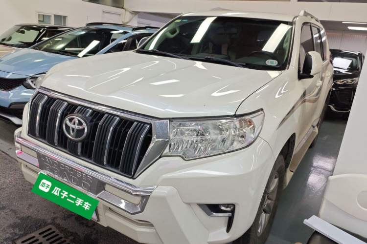 Used Toyota Prado 2017 2.7L Automatic 2700 Gasoline 4x4 7-Seater – Middle East Version