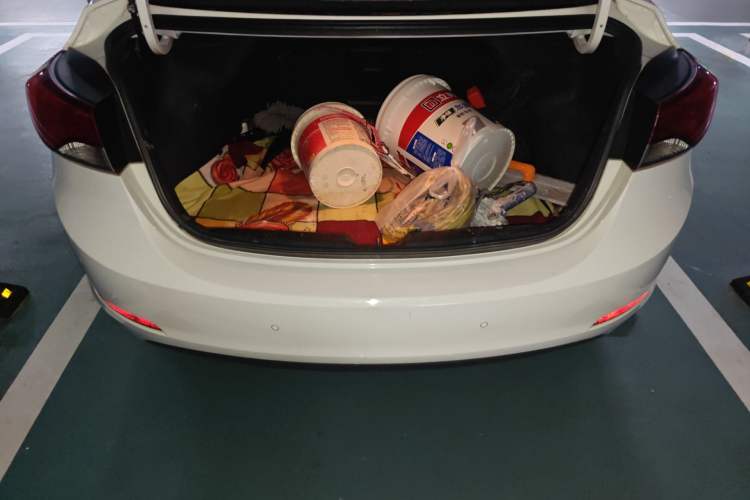 Used Hyundai Elantra (5th Generation / Langdong) 2016 1.6L Automatic Prestige Model Trunk