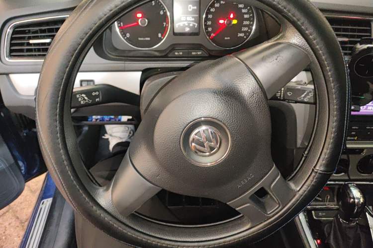 Used Volkswagen Gran Lavida 2013 1.4 TSI Automatic Comfort Model