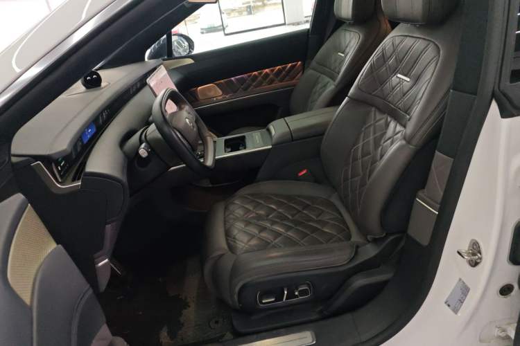 Used Nio ET9 2025 100 kWh Left Front Seat