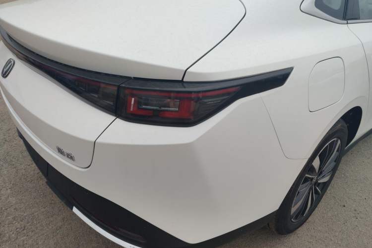 Used CHANGAN Eado PHEV 2025 Smart New Blue Whale 145KM Battleship Edition