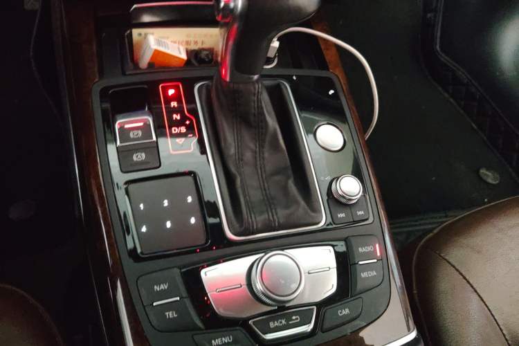 Used Audi A6L 2014 30 FSI Comfort Model Gear Lever