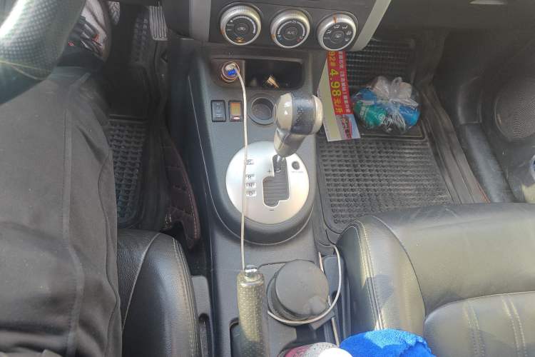 Used Dongfeng Fengdu MX6 2015 2.0L CVT Two-Wheel Drive Dream Edition