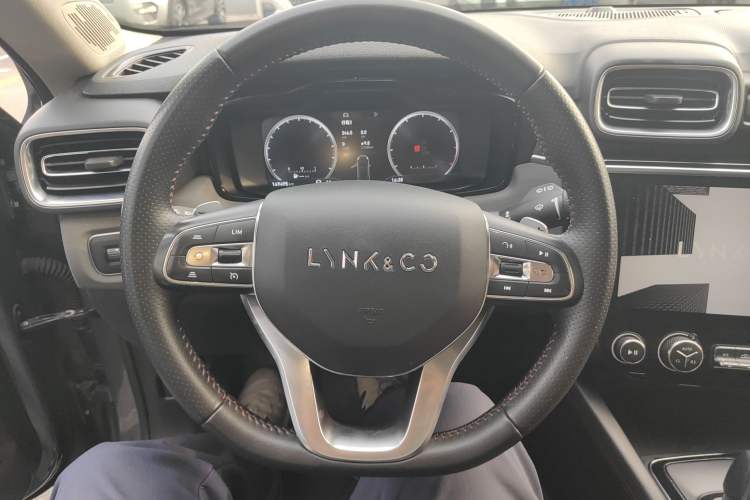 Used Lynk & Co 02 2018 1.5T DCT Two-Wheel Drive Pro Version China V Emission Standard Steering Wheel