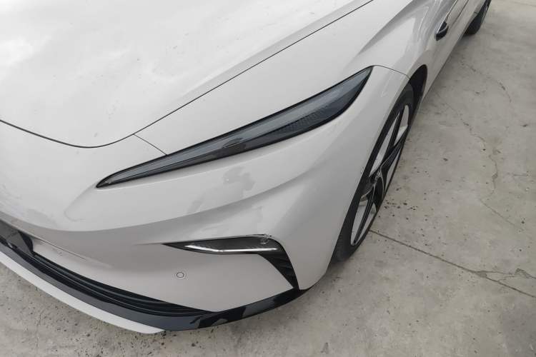 Used Rising R7 2023 Performance Screen Pro Edition