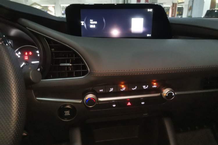 Used Mazda Mazda 3 Axela 2025 Model, 1.5L Manual, Quality Beauty Edition