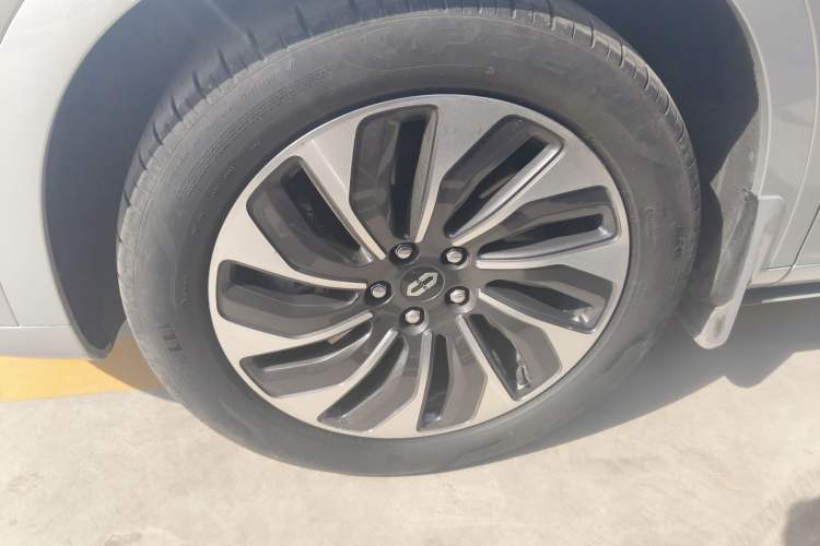 Used Hima AITO M7 2024 1.5T Intelligent Driving 4WD Max Edition 5 Seats Left Front Wheel Hub