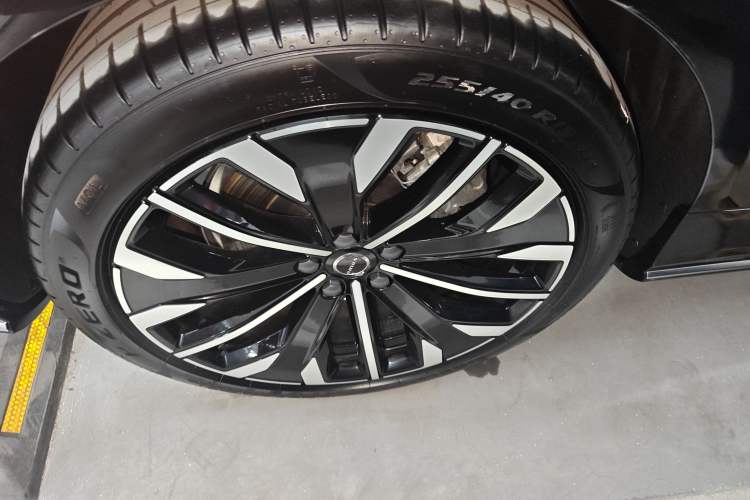 Used Volvo S90 2026 B5 Zhiyuan Luxury Edition