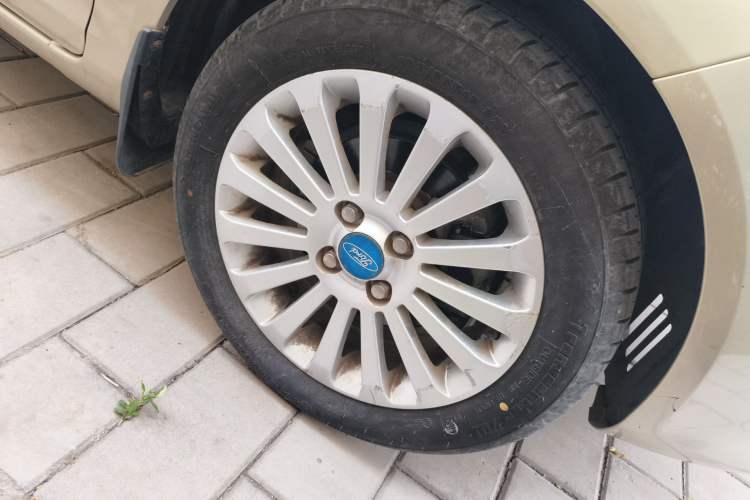 Used Ford Fiesta 2011 Sedan 1.5L Automatic Fashion Edition Right Front Wheel Hub