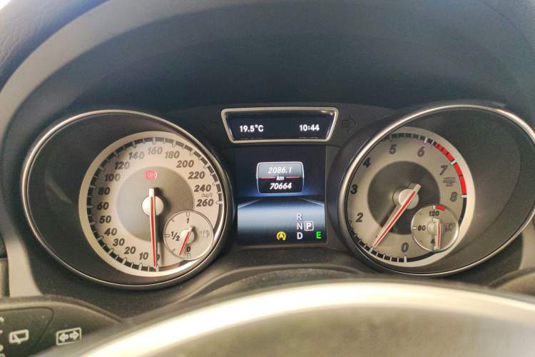 Used Mercedes-Benz GLA 2015 GLA 220 4MATIC Luxury Model Instrument Cluster