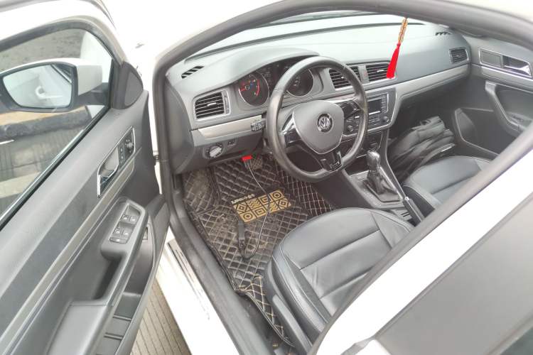 Used Volkswagen Lavida 2017 1.6L Automatic Comfort Edition