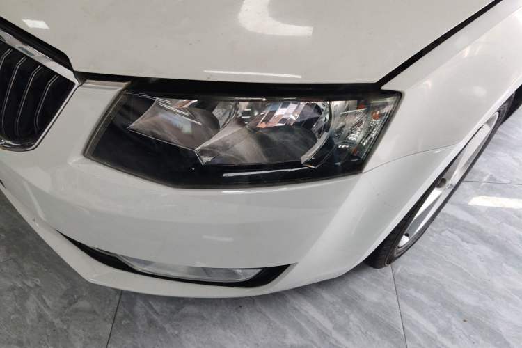 Used Skoda Octavia 2015 1.6L Automatic Yijun Edition Left Front Headlight
