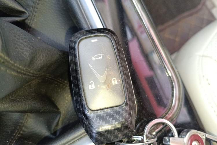 Used CHANGAN OSHAN Cosmos 2019 1.5T Manual Elite Version China V Standard
