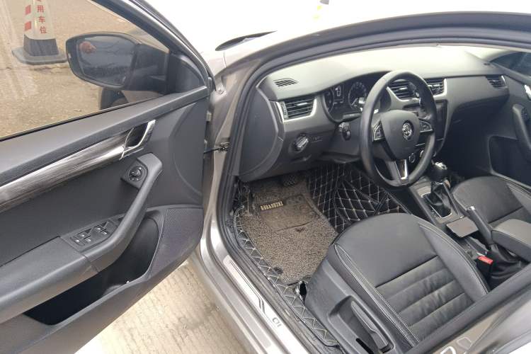 Used Skoda Octavia 2017 1.6L Automatic Smart Drive Edition
