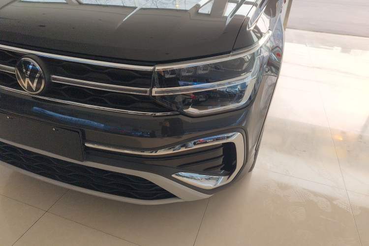 Used Volkswagen Tharu 2023 300TSI Two-Wheel-Drive Full Moon Edition
