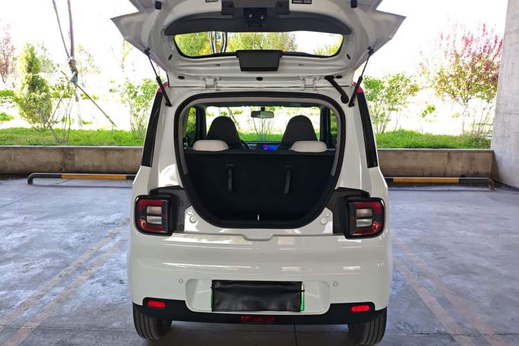 Used Geely Galaxy Panda 2025 210 km – Yuanqi Bear Trunk