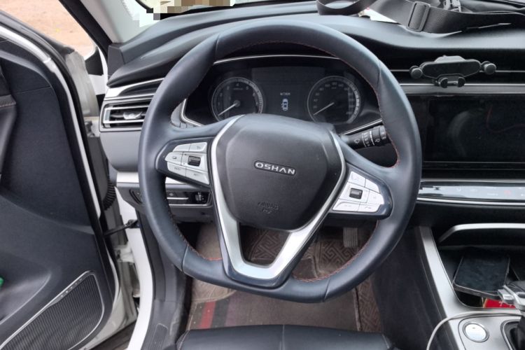 Used CHANGAN OSHAN X7 2020 1.5T Automatic Luxury Version Steering Wheel