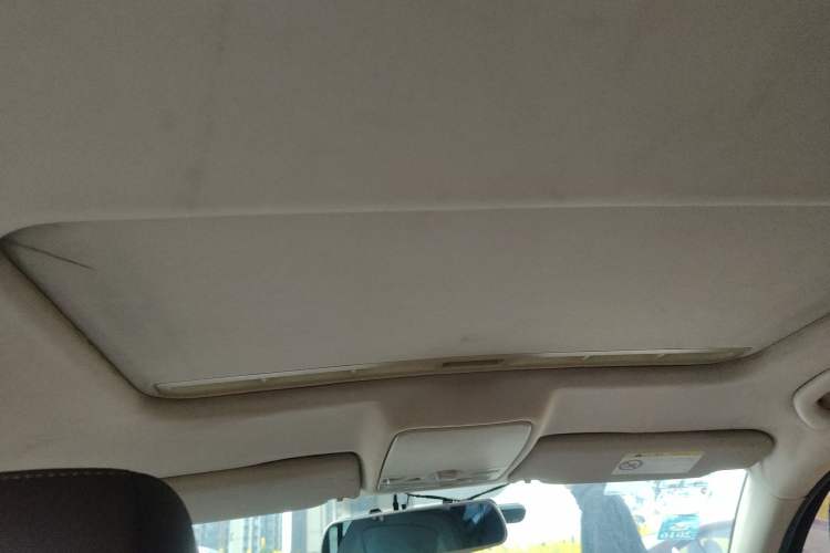 Used Volkswagen Bora 2014 1.6L Manual Comfort Model Headliner