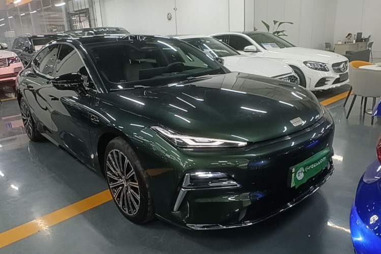 Used Geely Galaxy 8 2025 130km EM-P Starship Edition