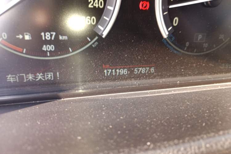 Used BMW 5 Series GT 2011 535i xDrive Luxury Edition Odometer Close Up